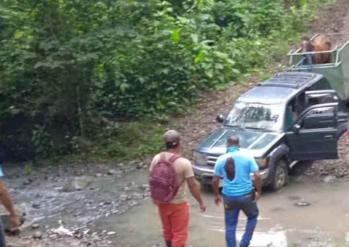 En el vehículo que fue tiroteado también viajaba un niño, Aquí mayores detalles del hecho sangriento.