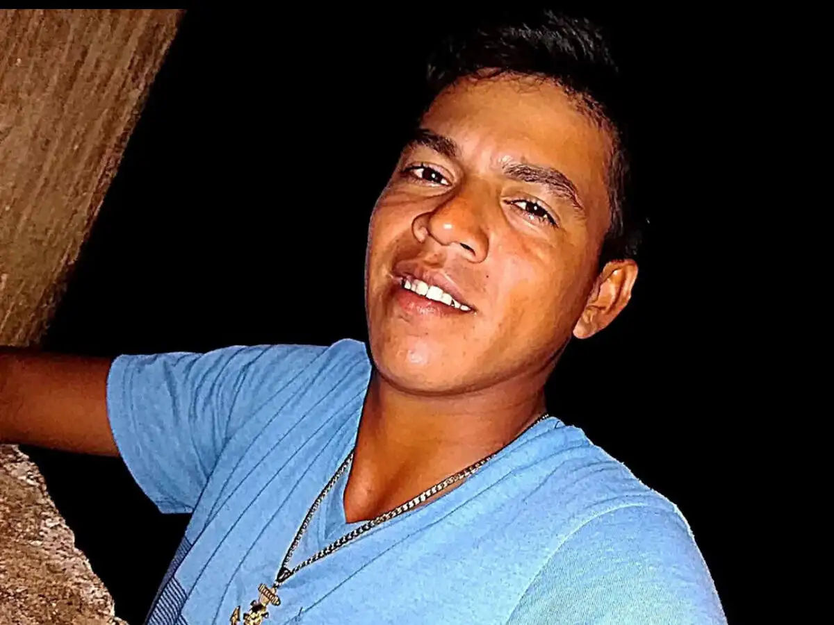 El muchacho falleció de forma instantánea. Redes sociales.